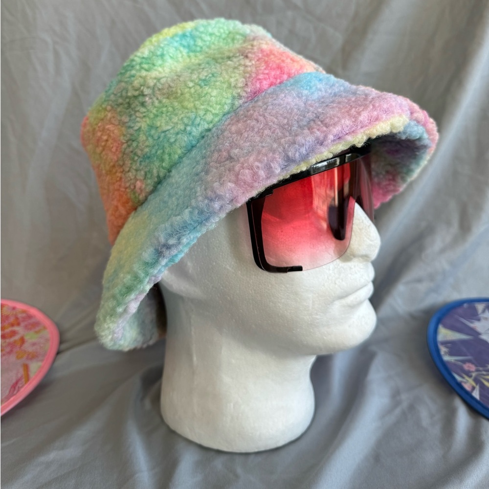 RAVELUXE 🥳 Bucket Hat 👒 Furry 🐰 ✨ Multi-Color ✨
